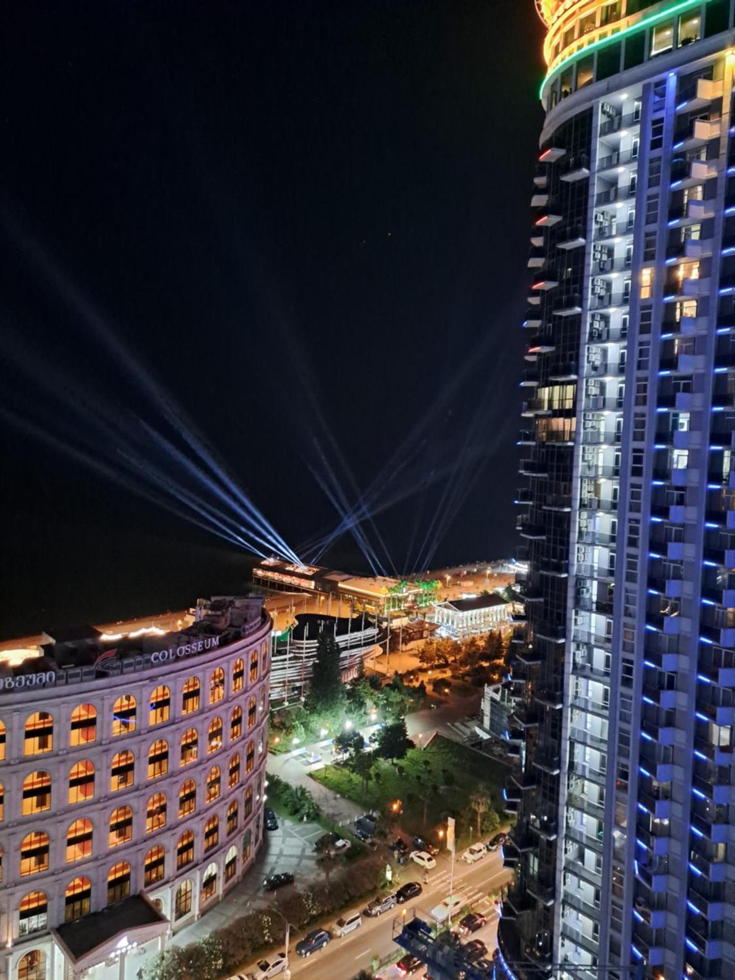 Appartamento Batumi Orbi Sea View Esterno foto